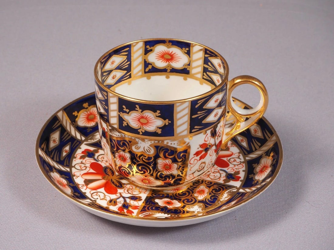 ROYAL CROWN DERBY ROYAL Traditional Imari Tea Coffee Cup MUG Saucer 2451 Antique - 2