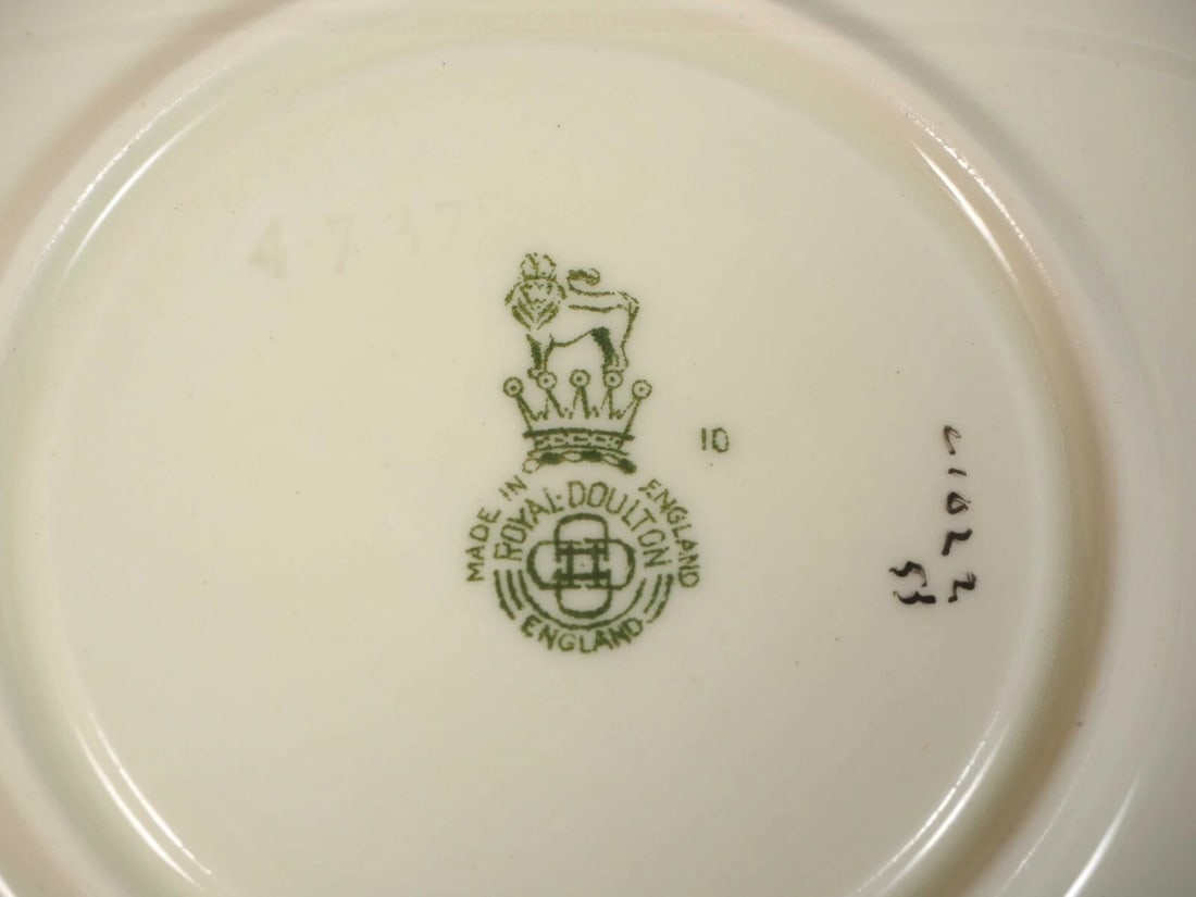 ROYAL DOULTON Lillian Tea Coffee cup Saucer Set V1022 hand painted - 5