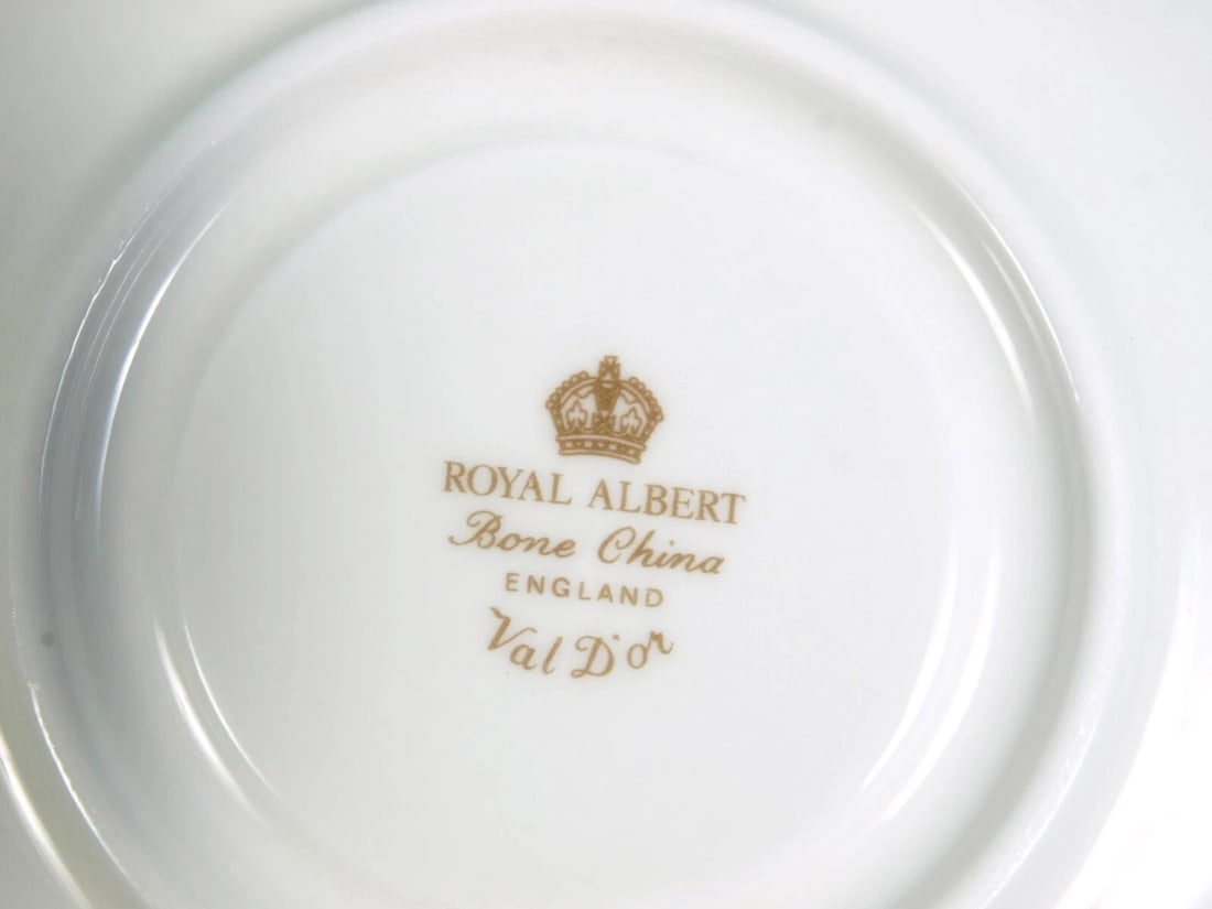 Royal Albert Val D'Or Coffee Pot Teapot England Bone China Large Gold White - 4