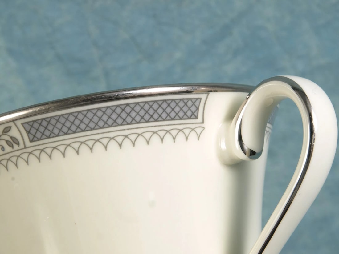 Royal Doulton MELISSA Coffee Tea Cup Saucer EXCELLENT England - 3