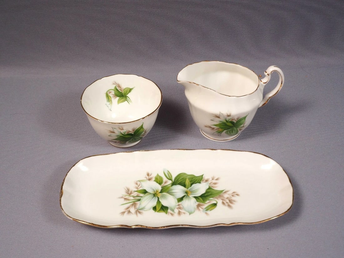 Royal Adderley Trillium Small Creamer and Open Sugar Bowl gold white Dish - 2