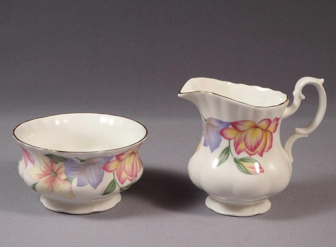 Royal Albert FAIR VIEW Bone Open Sugar Bowl Creamer Milk Jug England Large: Title: Royal Albert FAIR VIEW Bone Open Sugar Bowl Creamer Milk Jug England Large Description: . This is a gorgeous Bone China Set of Large Open sugar bowl and a creamer. It is from the rare Fair View