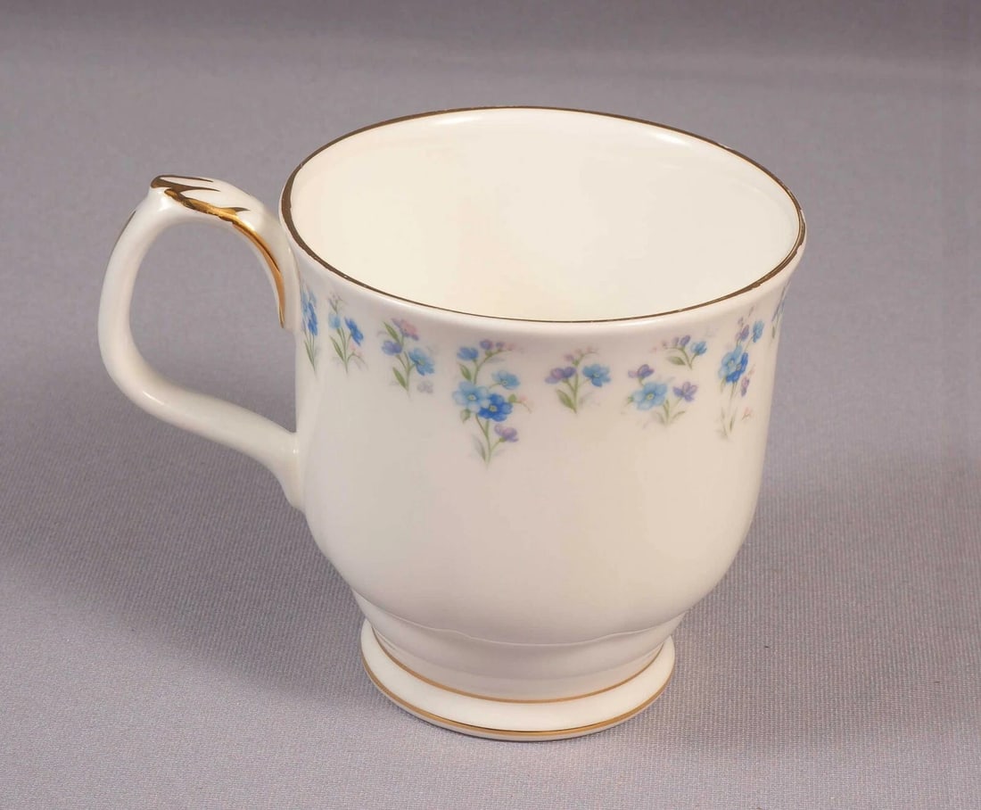 Royal Albert Memory Line COFFEE TEA MUG Classy Gold White Blue: Title: Royal Albert Memory Line COFFEE TEA MUG Classy Gold White Blue Description: . This is a beautiful Coffee/Tea MUG. The mug is from the Royal Albert Memory Line Pattern - Made in England. The rim