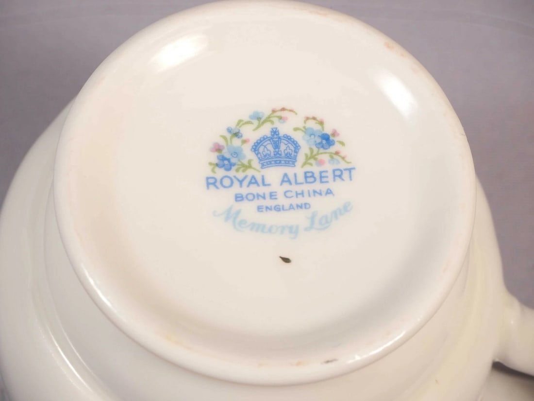 Royal Albert Memory Line COFFEE TEA MUG Classy Gold White Blue - 4