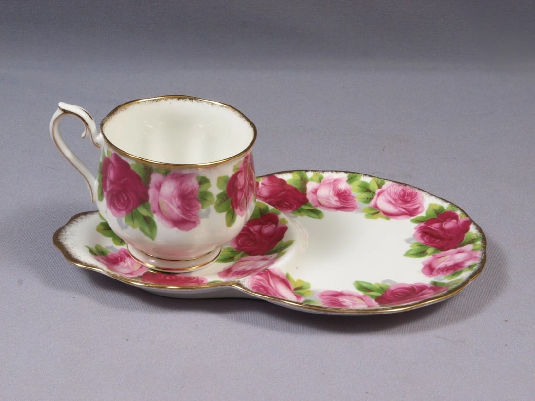 Royal Albert Old English Roses Tennis Hostess Set Tea Coffee Cup England (1 of 5)