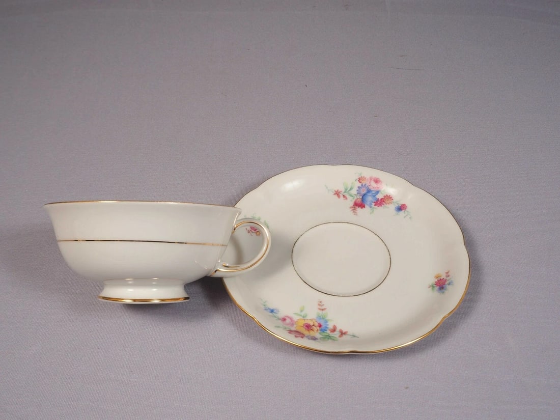 Royal Bayreuth TEA CUP & SAUCER Germany Bavaria Pale Rose Flowers ROB492 - 2