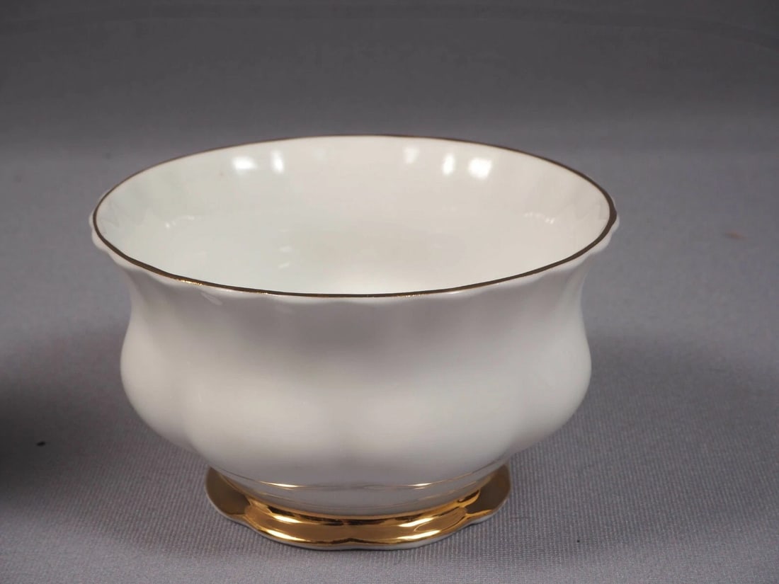 Royal Albert Val D'Or Sugar Bowl Creamer Milk Jug White Gold England - 2