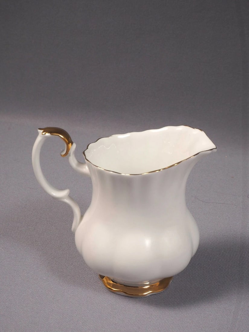 Royal Albert Val D'Or Sugar Bowl Creamer Milk Jug White Gold England - 3