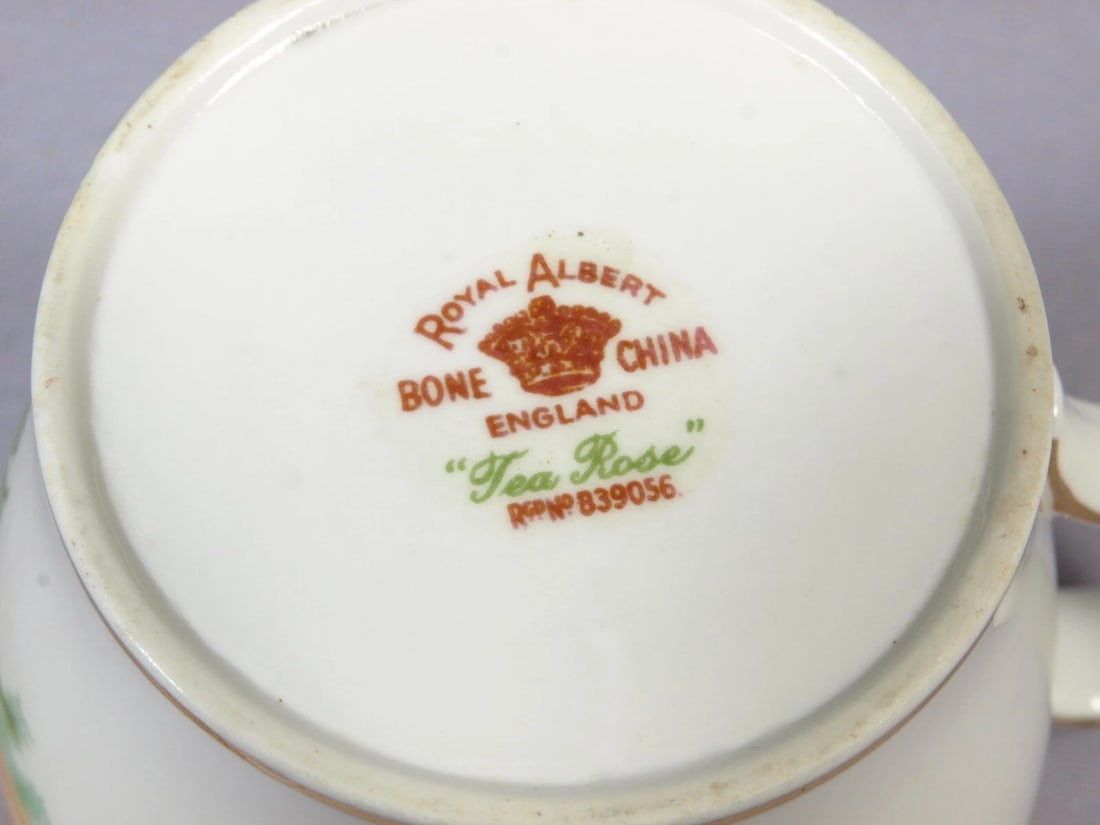 Royal Albert Yellow Tea Rose Bone China COFFEE TEA MUG England - 4