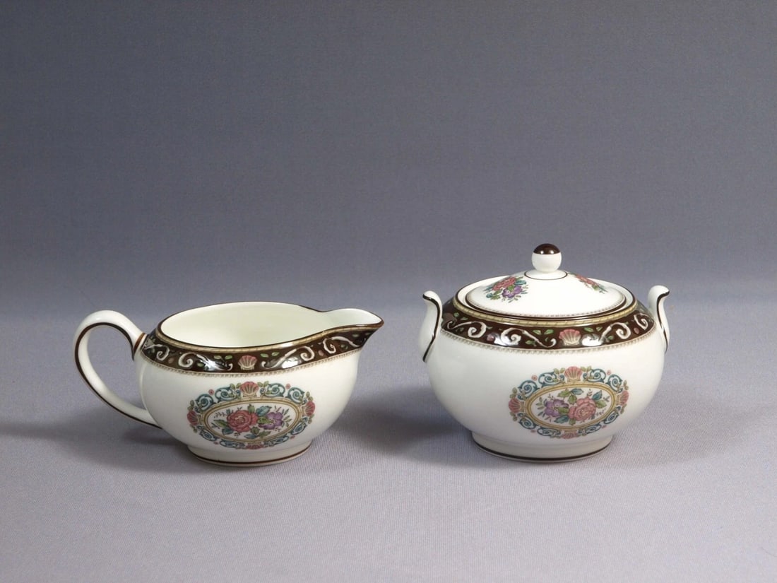 Wedgwood RUNNYMEDE Sugar Bowl and Creamer Set Flowers Sea Shells England Brown: Title: Wedgwood RUNNYMEDE Sugar Bowl and Creamer Set Flowers Sea Shells England Brown Description: . This is very rare and beautiful Sugar Bowl and Creamer set. It is made by WEDGWOOD in RUNNYMEDE pat