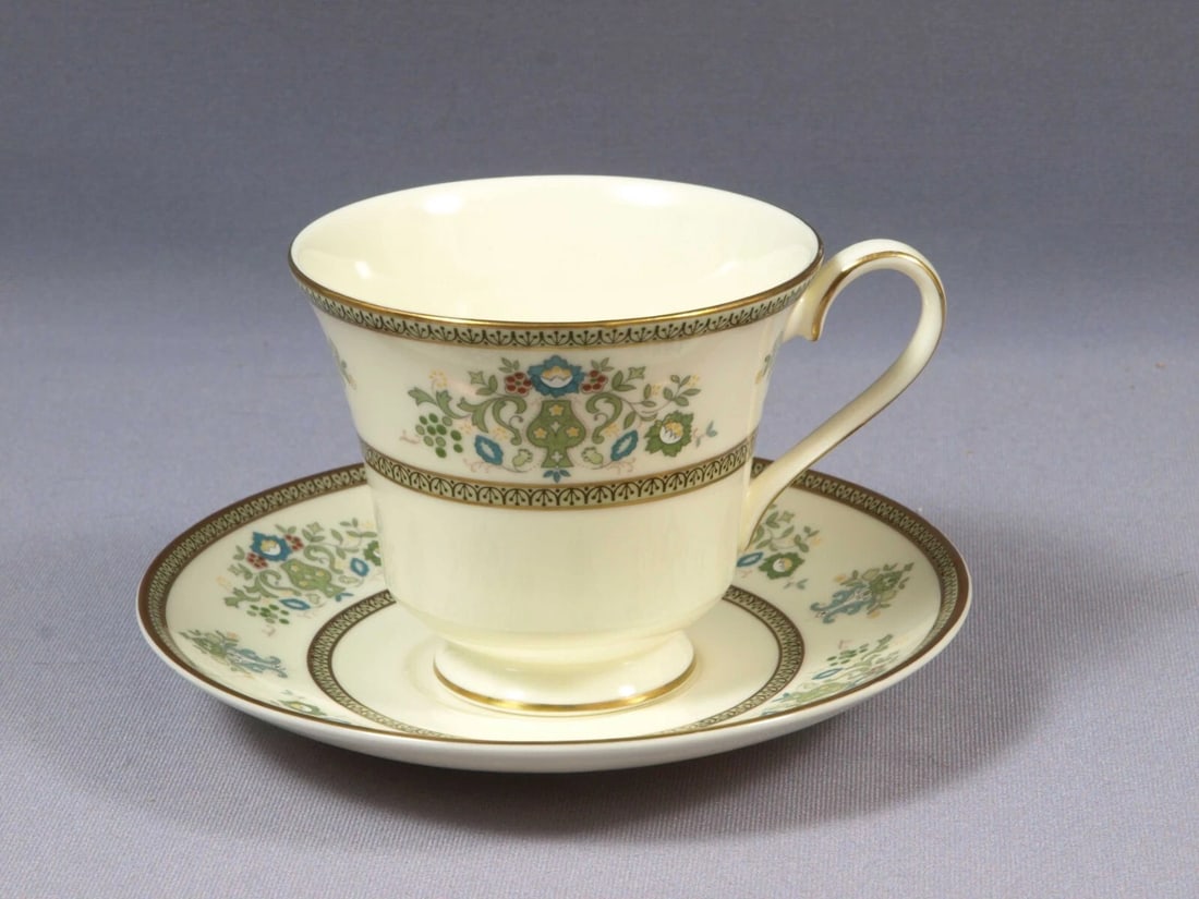 MINTON HENLEY Coffee Cup Teacup Saucer Set Green England - 2