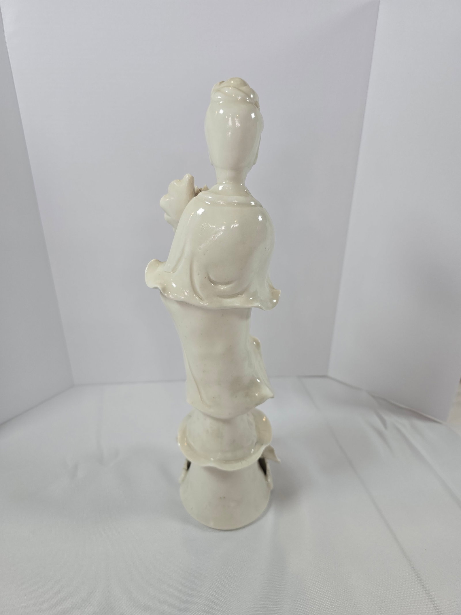 Blanc de Chine Porcelain Guanyin Figure - 2
