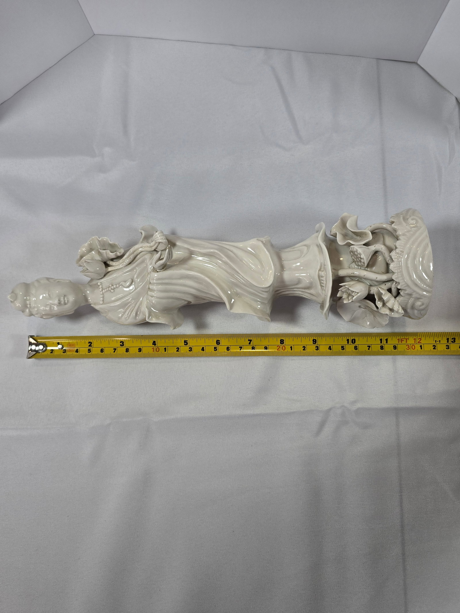 Blanc de Chine Porcelain Guanyin Figure - 5