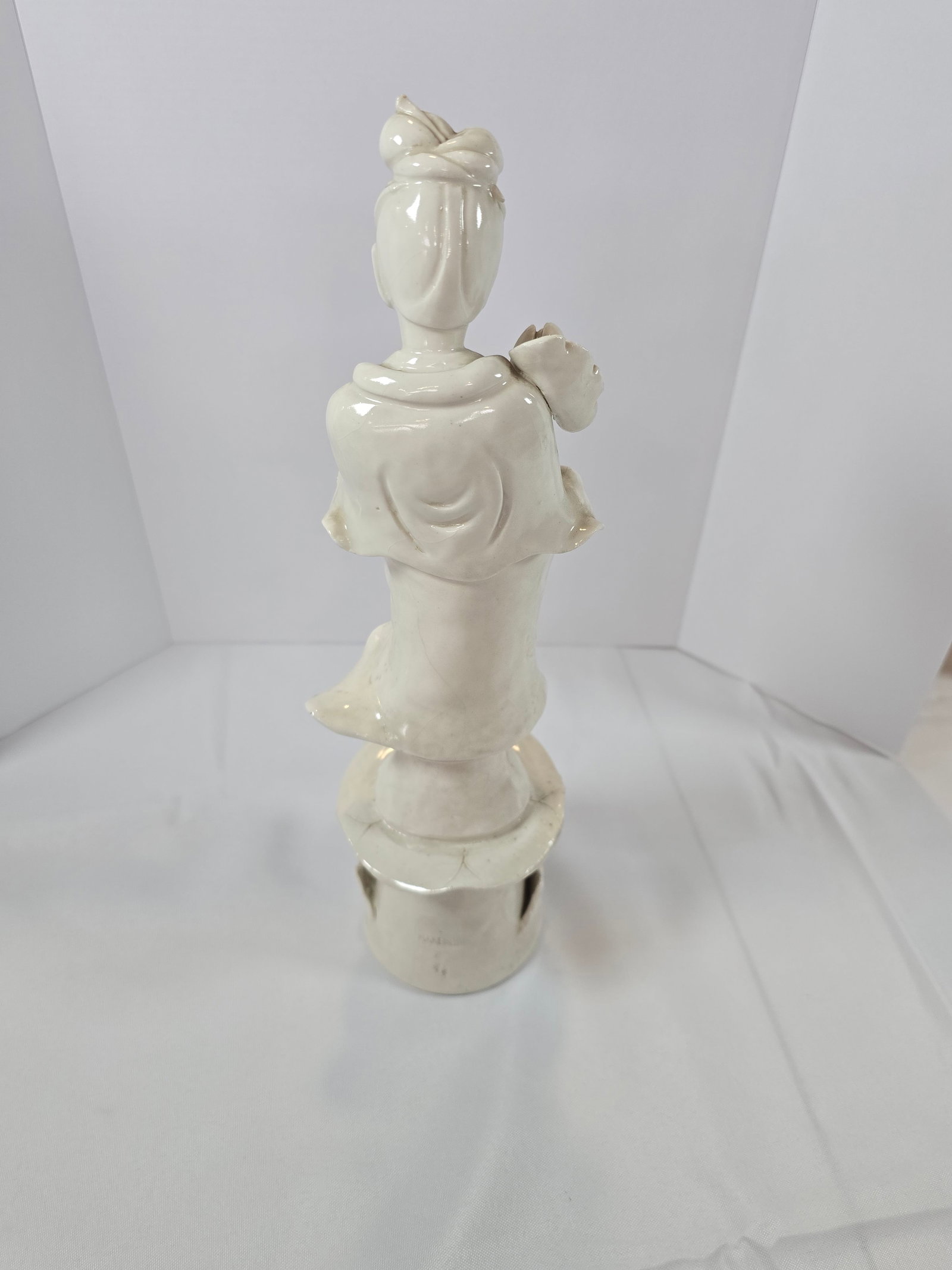 Blanc de Chine Guanyin Figure - 2
