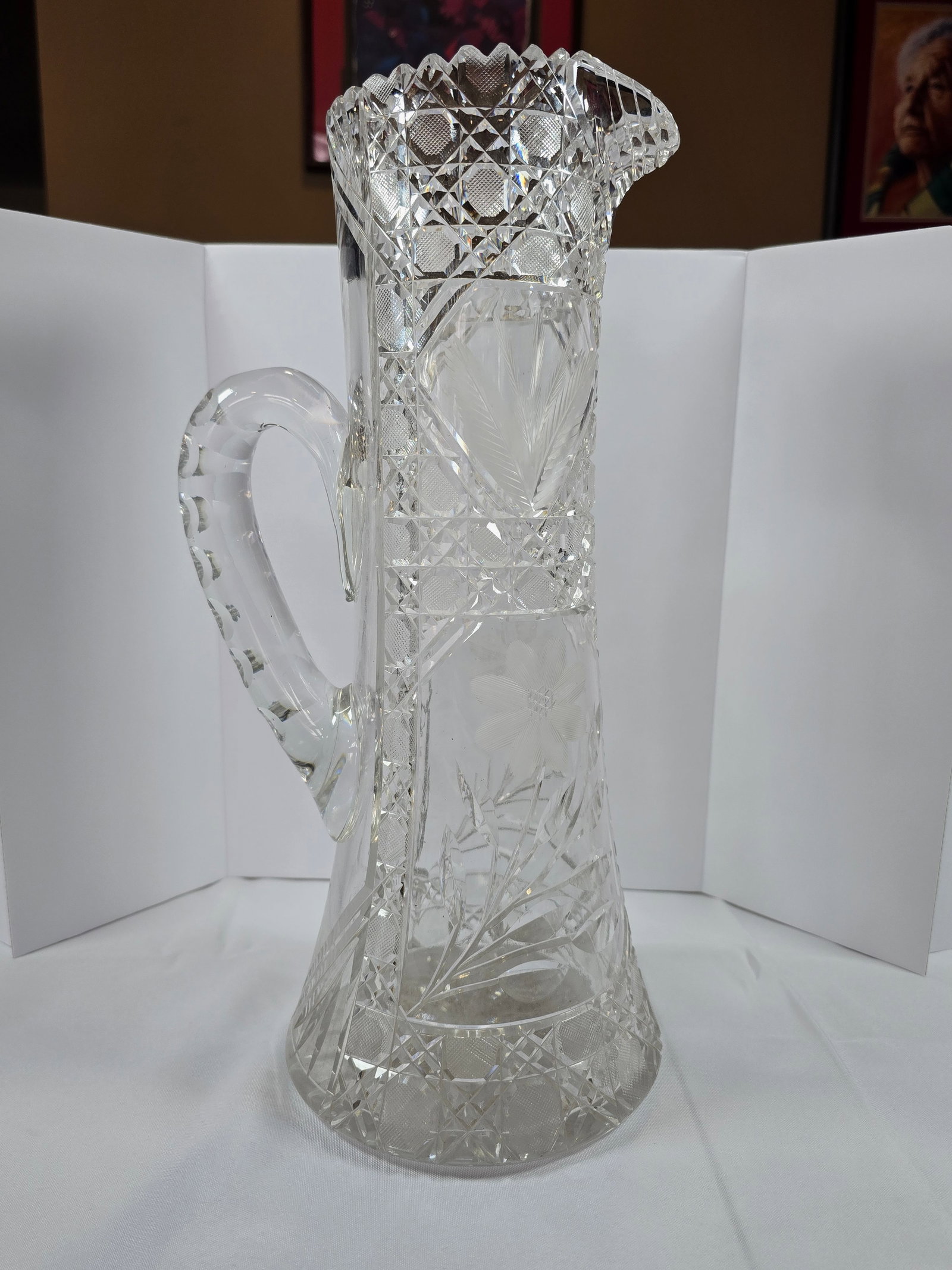Brilliant Period Cut Glass Water Carafe with Engraved Floral Motif - 3