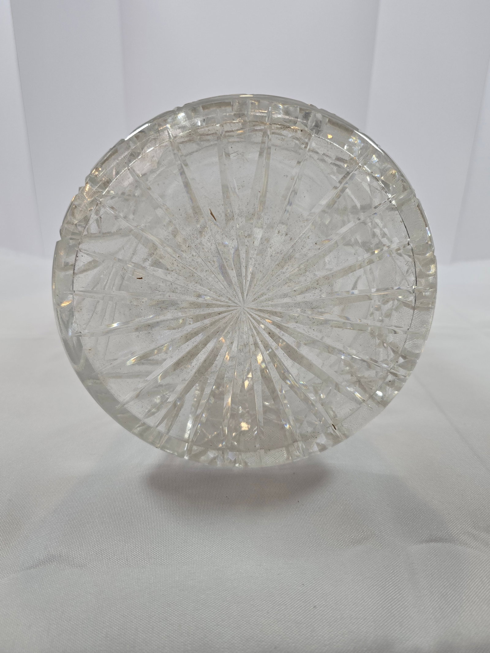 Brilliant Period Cut Glass Water Carafe with Engraved Floral Motif - 4