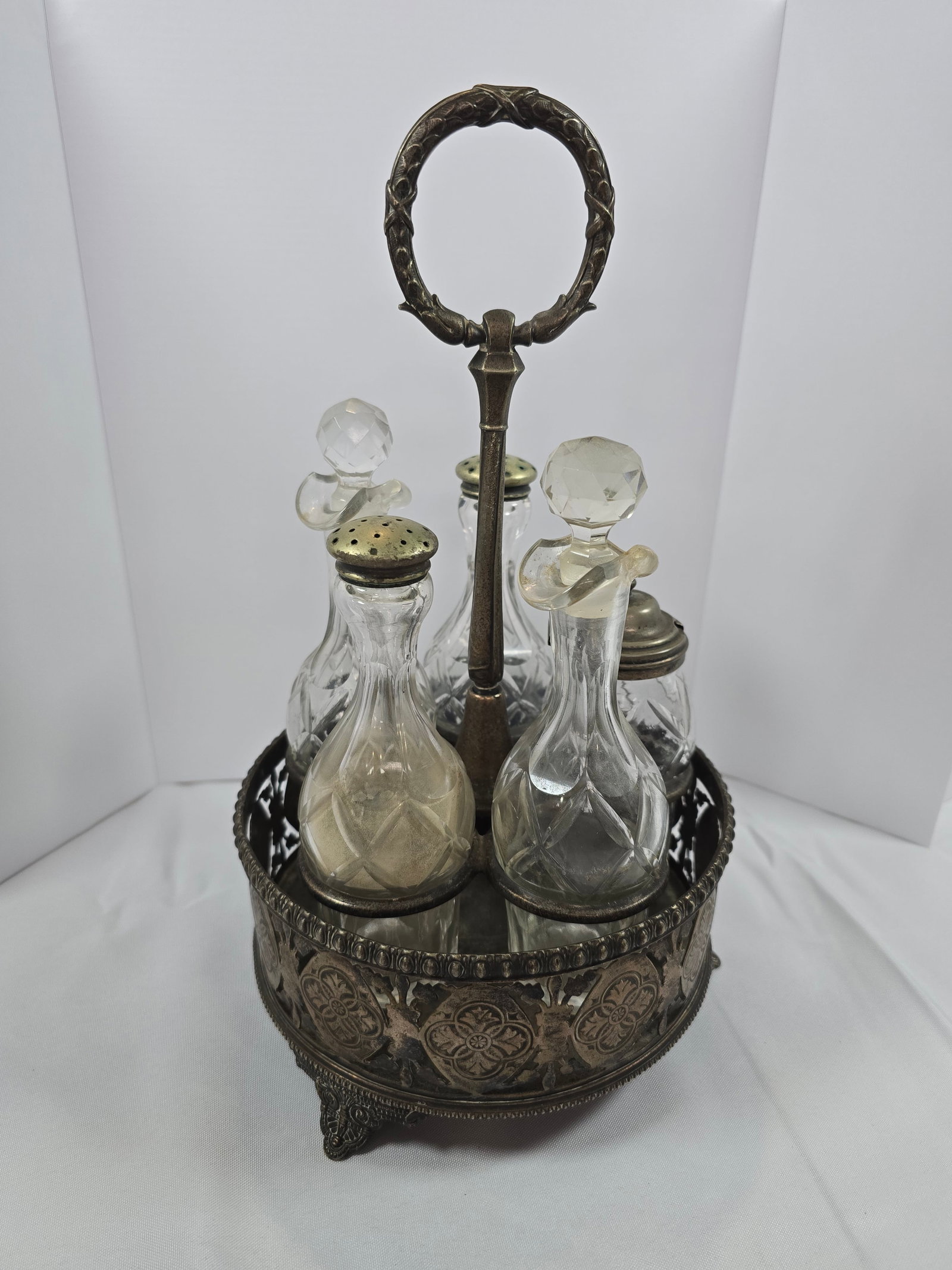 Victorian Silver Plate Cruet Set with Etched Glass Bottles (1 of 5)