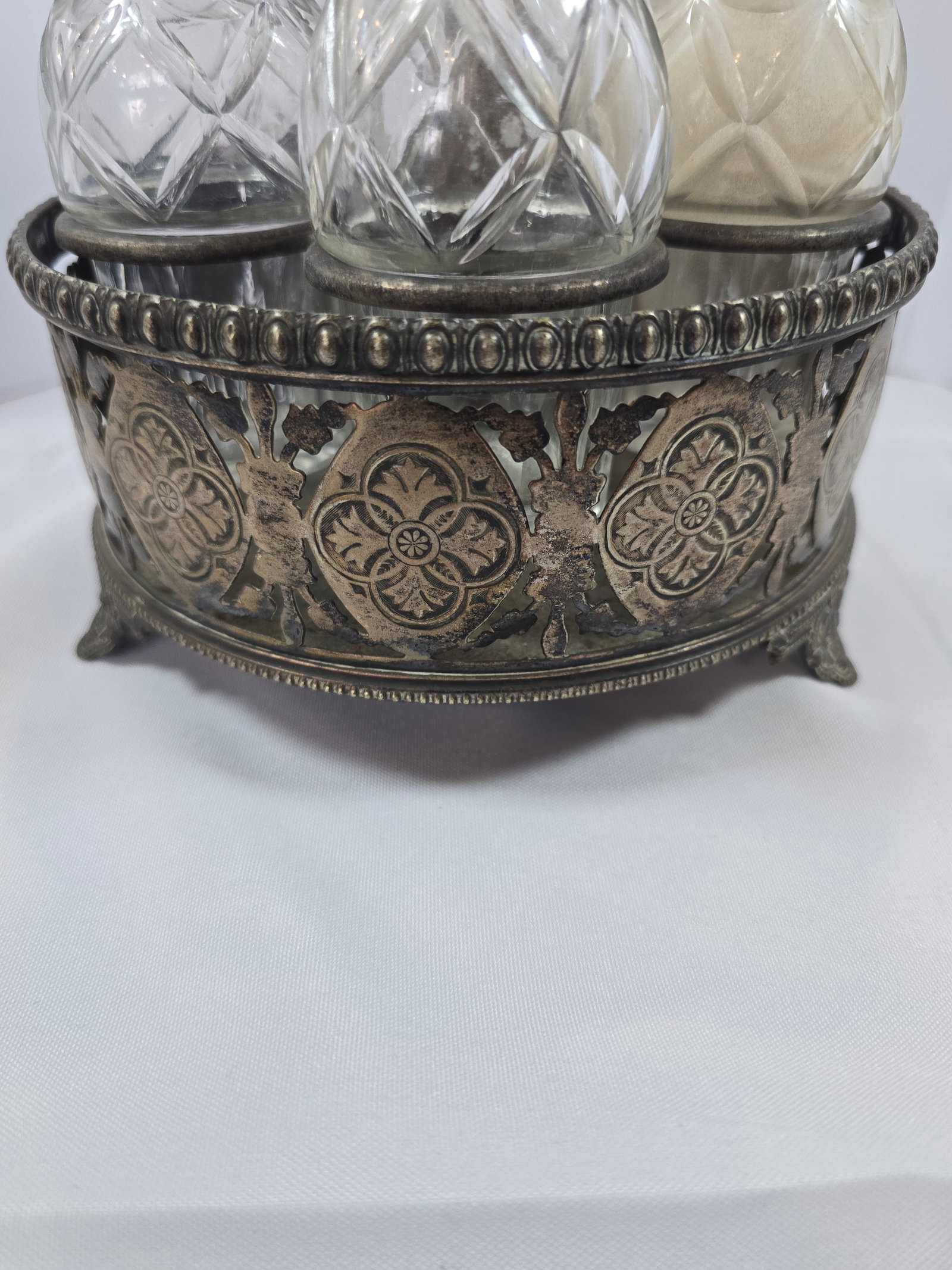 Victorian Silver Plate Cruet Set with Etched Glass Bottles - 4