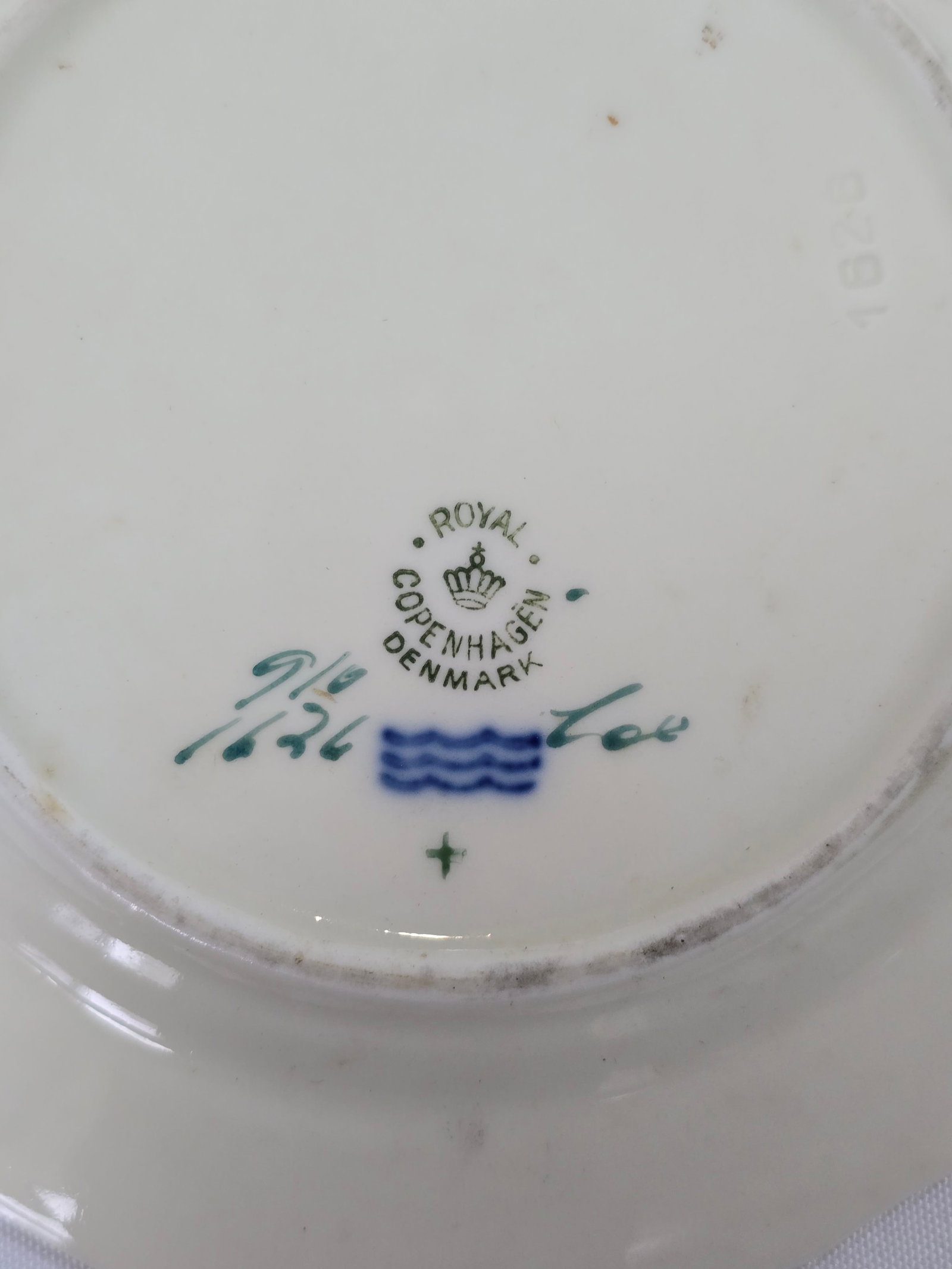 Set of Twelve Royal Copenhagen "Saxon Flower" Reticulated Dessert Plates - 8