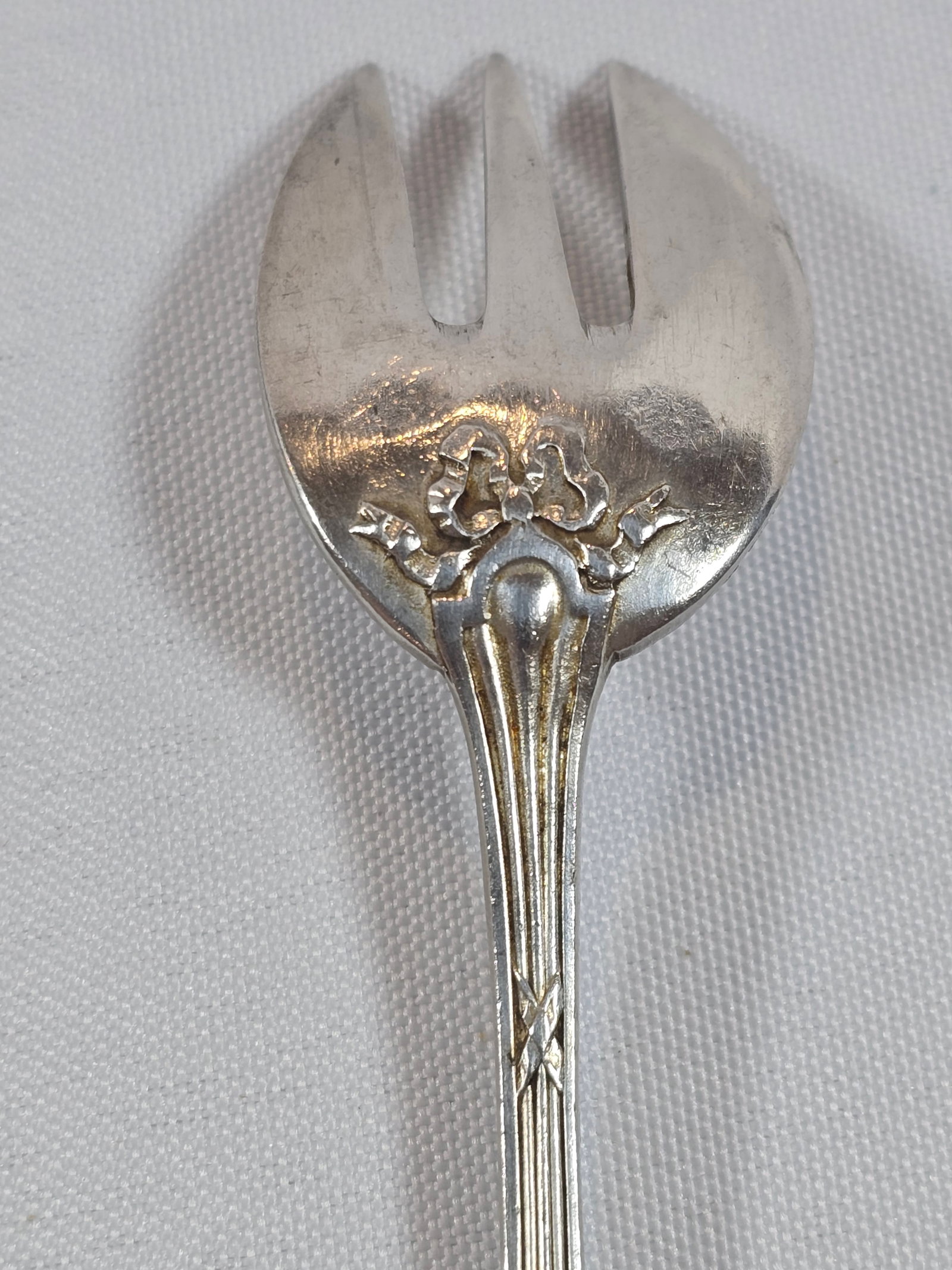 Set of Twelve Antique Silver-Plated Pastry Forks with Original Fitted Case - 5