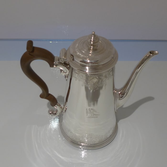 Early 18th Century Antique George III Sterling Silver Coffee Pot London 1732 Benjamin Godfrey - 3