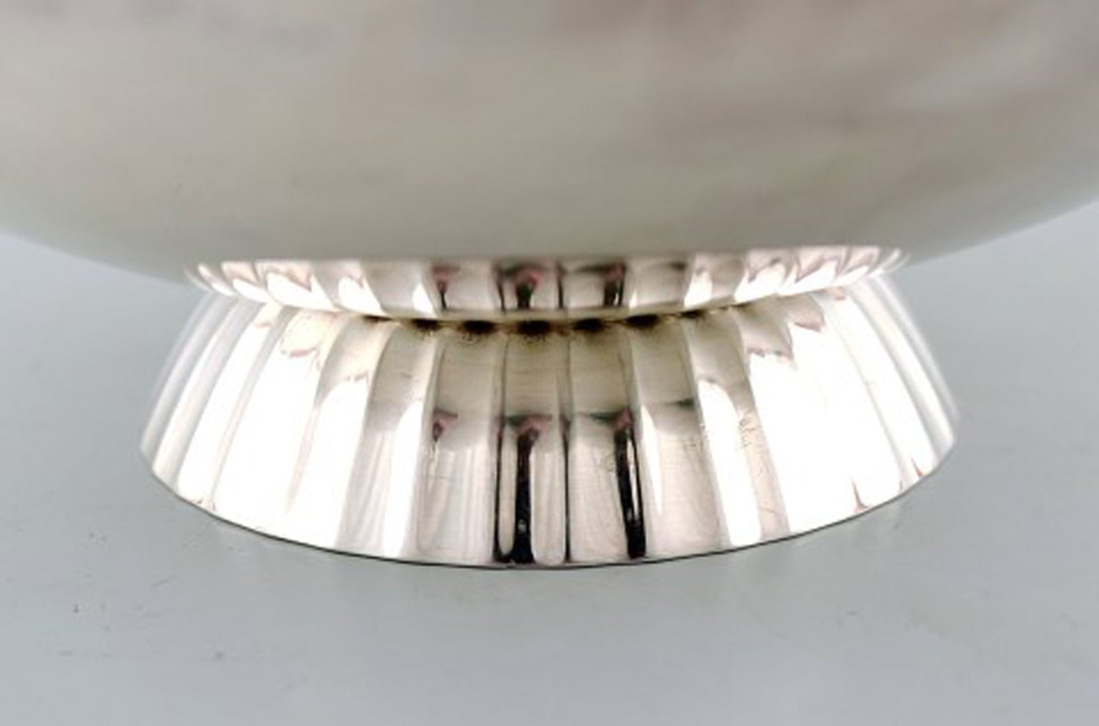 Georg Jensen. Sigvard Bernadotte (1907-2002). Modern sterling silver bowl, dessin no. 823 - 4