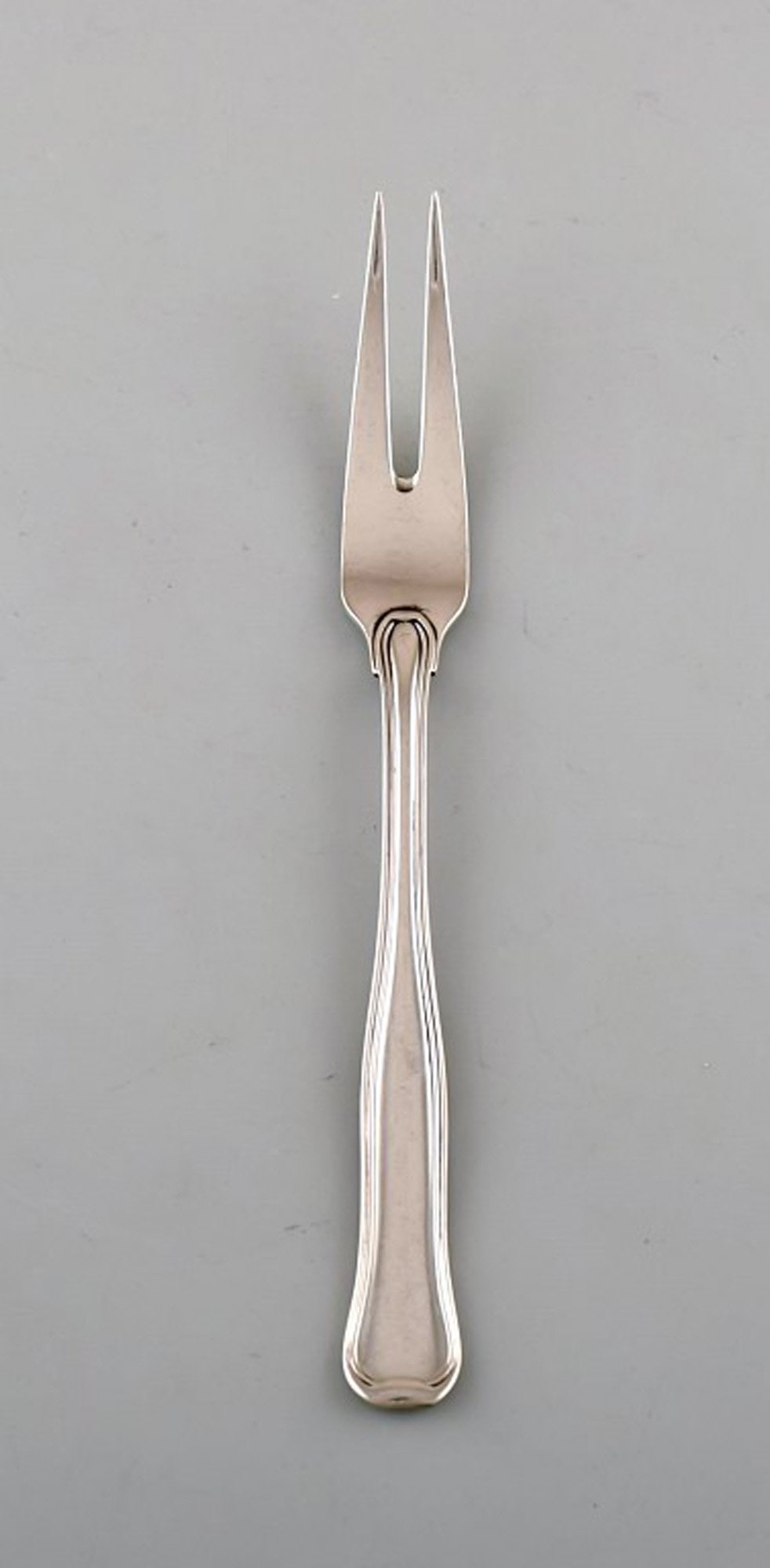 Georg Jensen Old Danish meat fork in sterling silver.: Title:Georg Jensen Old Danish meat fork in sterling silver. Description:Georg Jensen Old Danish meat fork in sterling silver. In very good condition. Measures: 16,5 cm. Stamped. Large selection of Geo