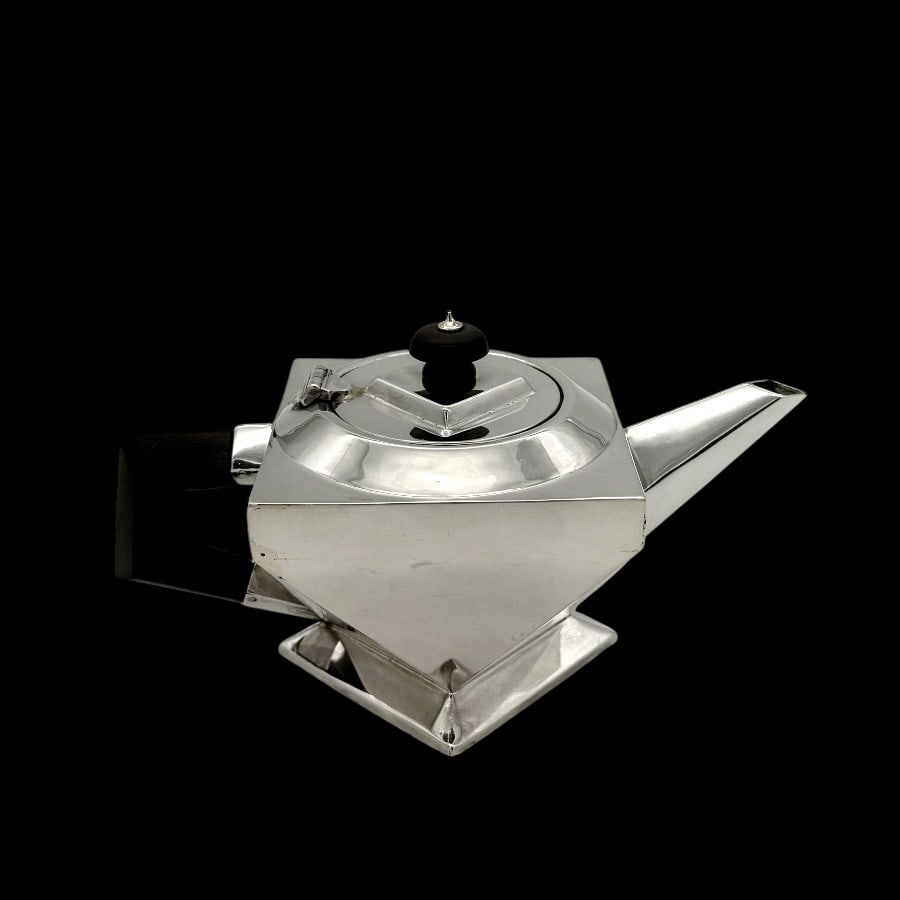 Early 20th Century Modern George V Art Deco Sterling Silver Teapot London 1931 Charles Boyton - 2