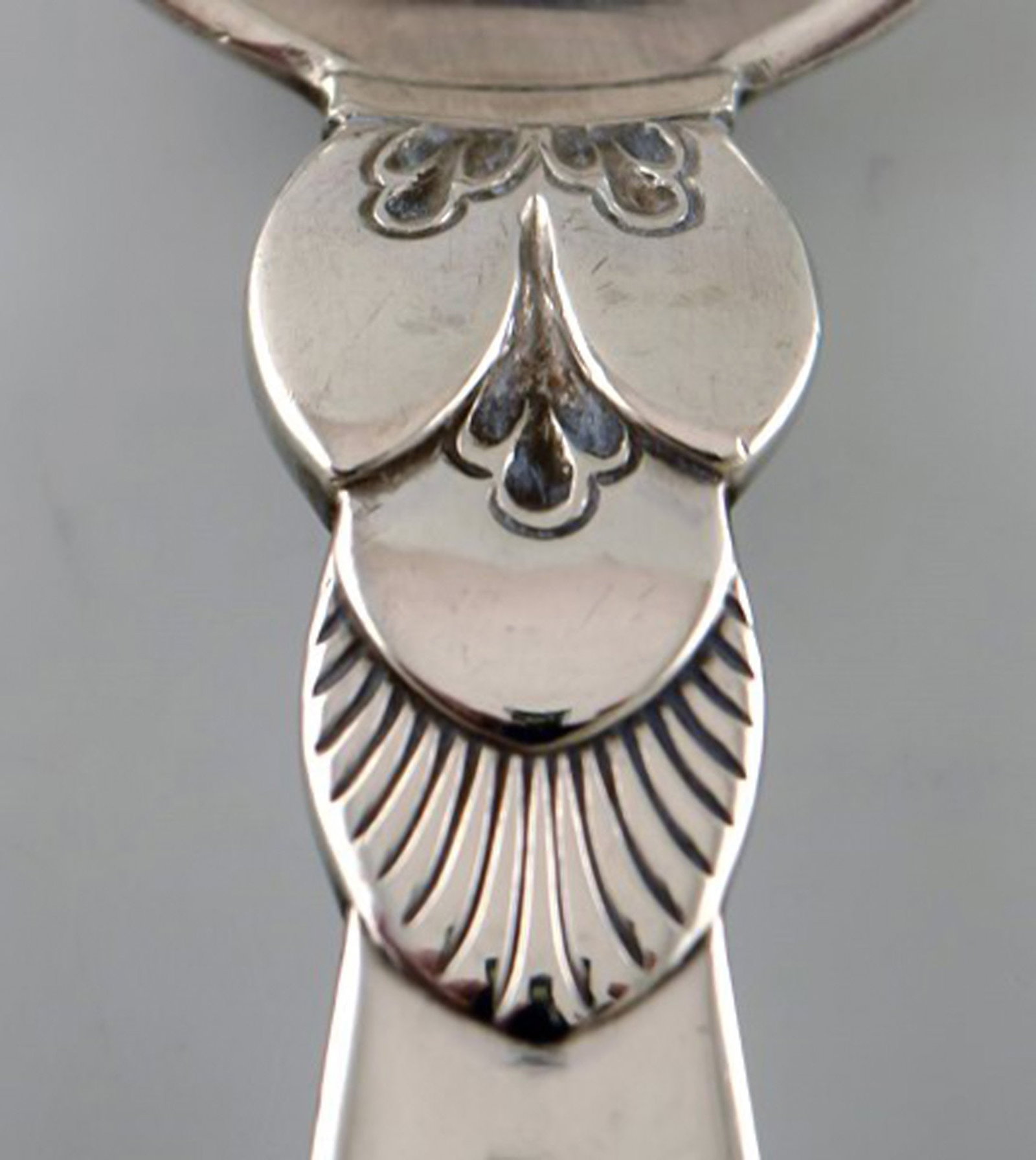 Early Georg Jensen "Cactus" serving spoon in sterling silver. Dated 1915-30. - 3