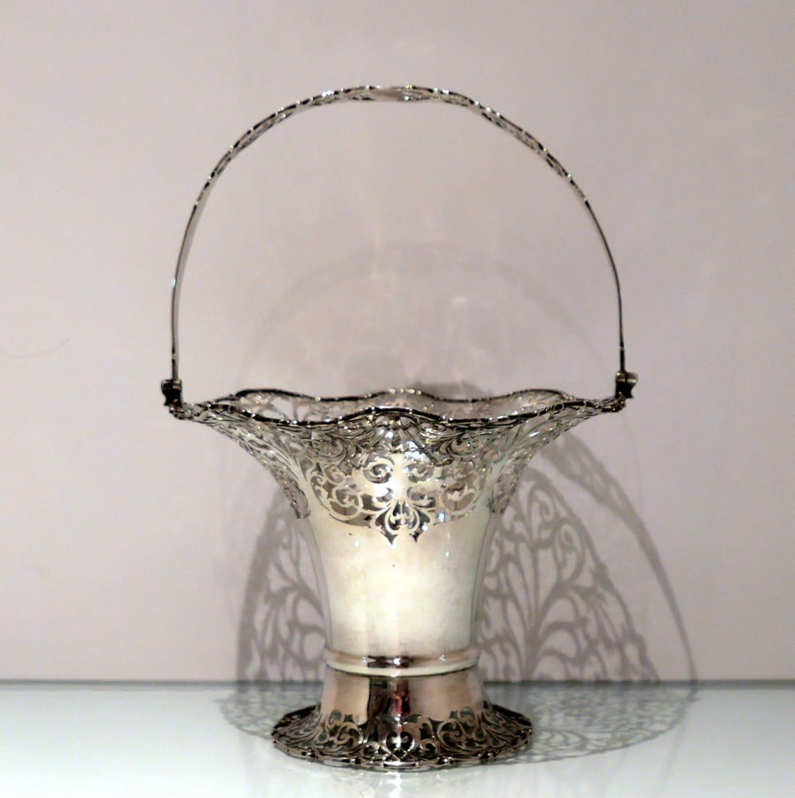 Early 20th Century Antique George V Sterling Silver Flower Basket London 1911 Henry Birks & Sons - 4