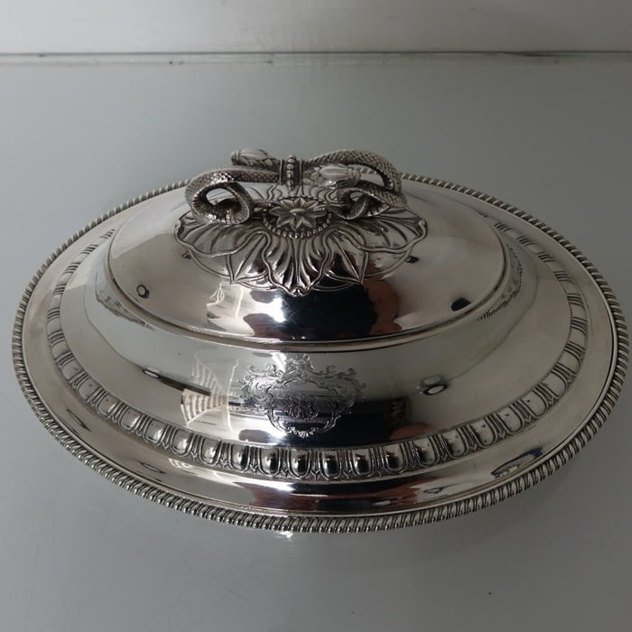 18th Century Antique Pair of George III Britannia Silver Oval Entree Dishes London 1796/7 Robert - 3