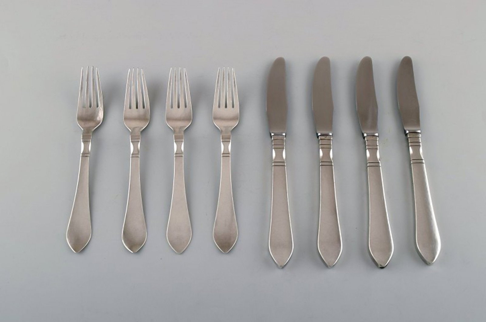 Georg Jensen Continental cutlery. Dinner service for four people in hammered sterling silver. (1 of 5)