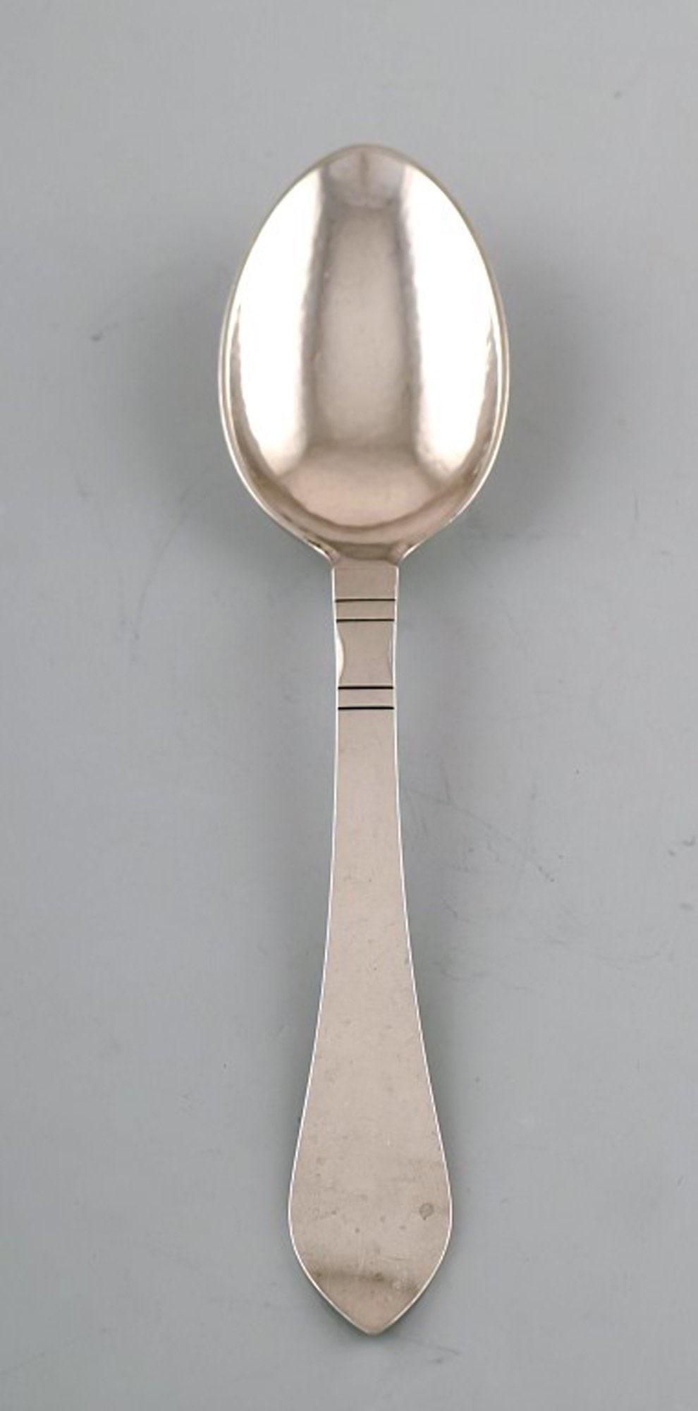 Georg Jensen Continental dinner spoon, hand hammered. (1 of 4)