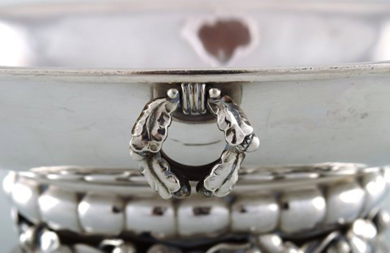 A pair of rare Georg Jensen jardiniere in sterling silver. The bowl is raised on leaves and acorns. - 6