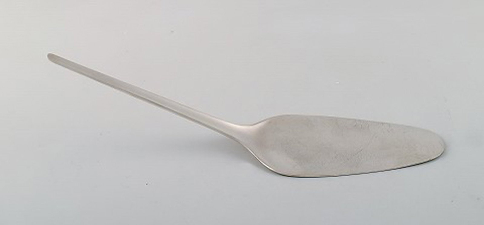 Magnus Stephensen for Georg Jensen. "Argo" serving spade in sterling silver. - 2