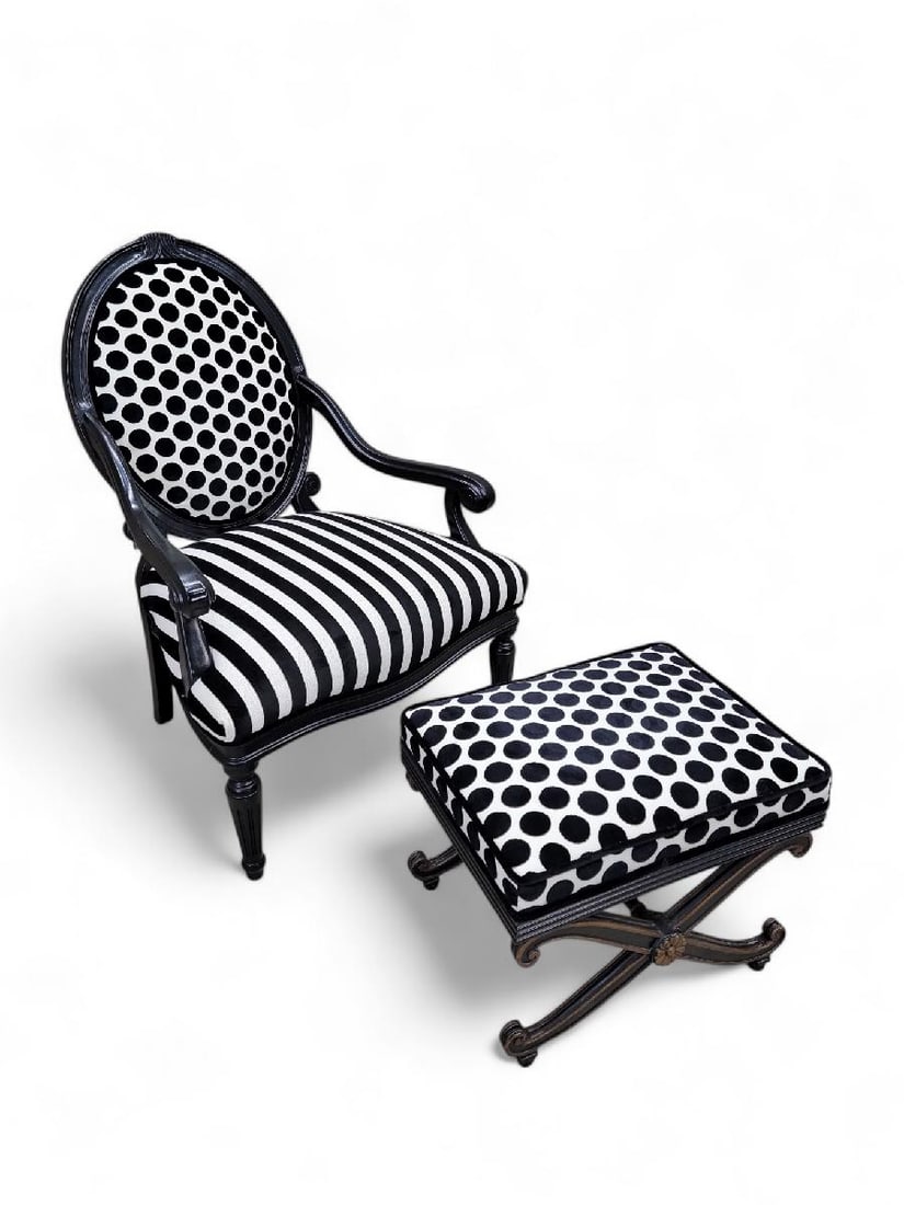 Vintage French Louis Style Chairs Newly Reupholstered - Pair - 9