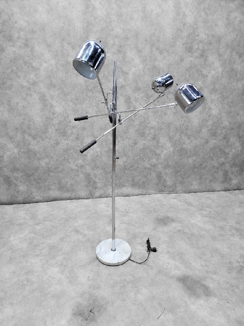Vintage Italian Mid Century Modern Chrome and Marble Triennale Floor Lamp for Arredoluce - 4