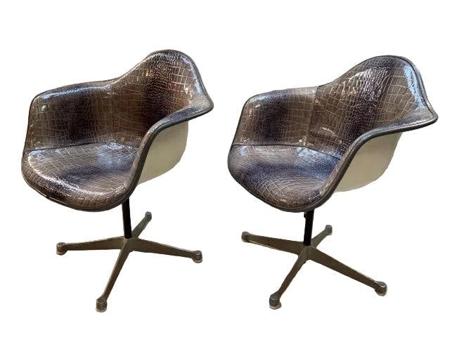 Mid Century Modern Herman Miller Swivel Bucket Chairs Newly Upholstered - Pair - 3