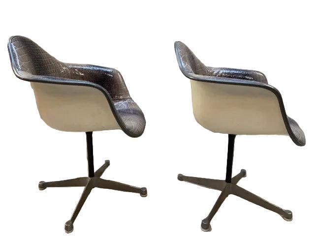 Mid Century Modern Herman Miller Swivel Bucket Chairs Newly Upholstered - Pair - 4