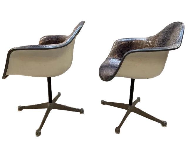 Mid Century Modern Herman Miller Swivel Bucket Chairs Newly Upholstered - Pair - 5