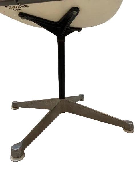 Mid Century Modern Herman Miller Swivel Bucket Chairs Newly Upholstered - Pair - 8