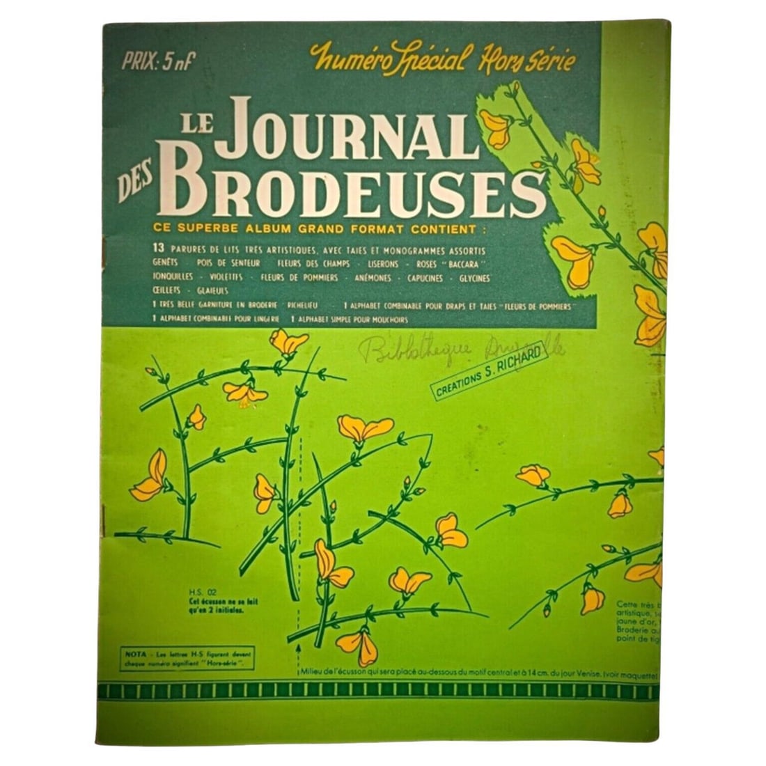 Antique Book - Le Journal des Brodeuses, Special Issue March: Title: Antique Book - Le Journal des Brodeuses, Special Issue MarchOrigin: FranceDimension: Length: 50 cm (19.7 inches) Height: 32 cm (12.6 inches) Thickness: 0.5 cm (0.2 inches)Material: PaperDate: