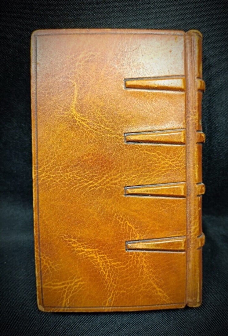 Antique Missal No. 21 "L'Imitation de Jesus Christ" - A Spiritual Guide - 5