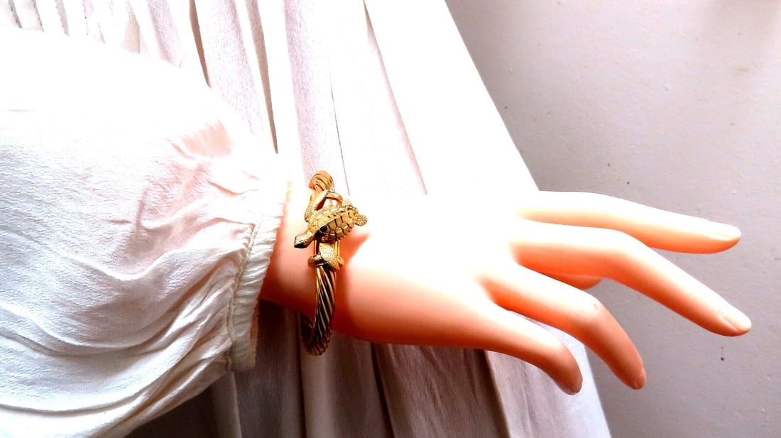 Turtle Candy Cane Twist Bangle 14kt** - 6