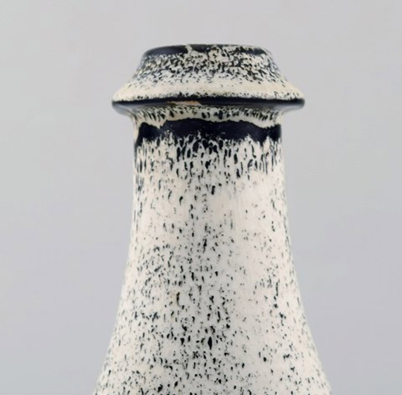 Kähler, Denmark, bottle-shaped glazed vase, 1930 s. - 5