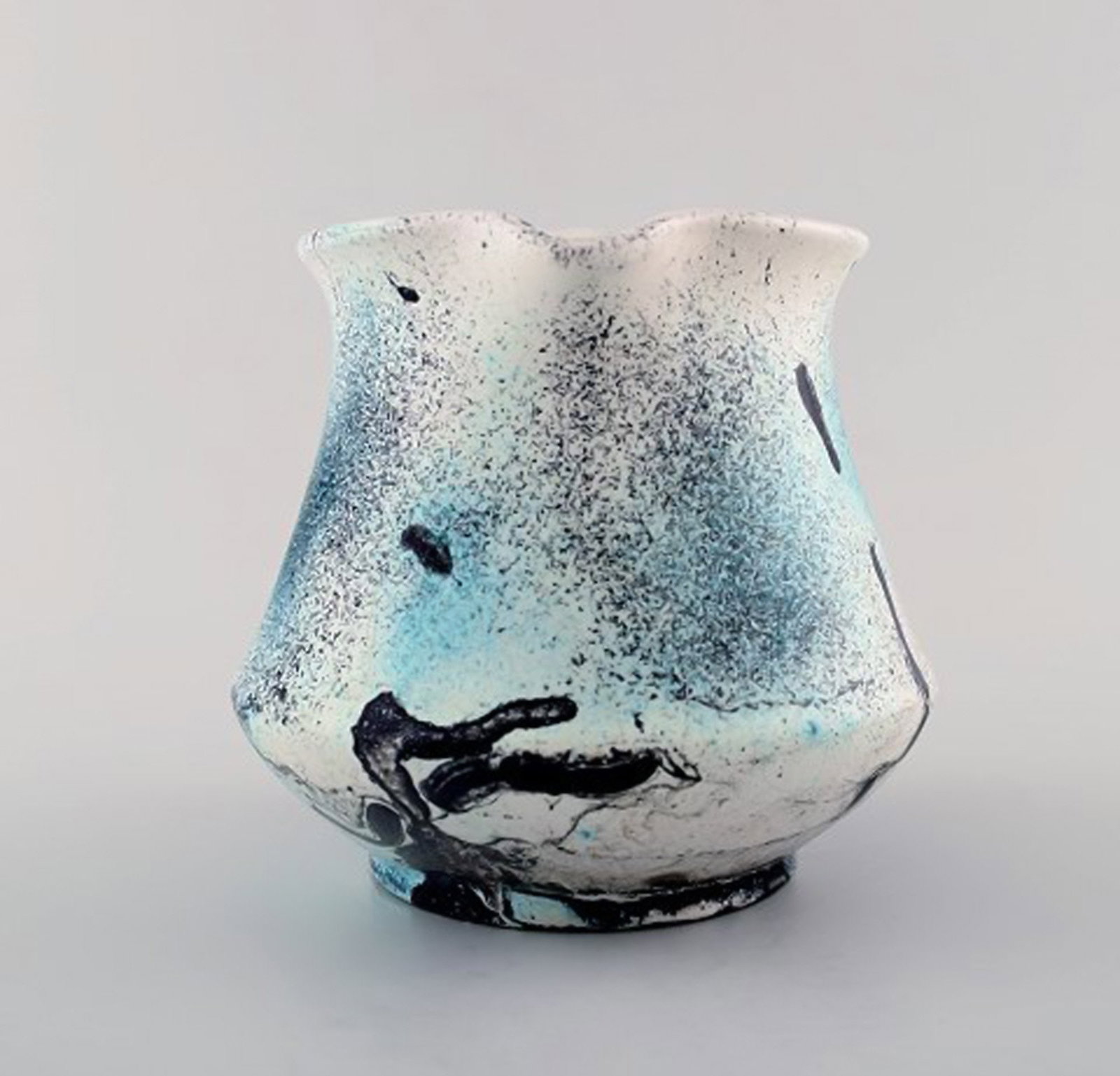 Jens Thirslund (1892-1942) Kähler pitcher decorated with greenish glaze. - 2