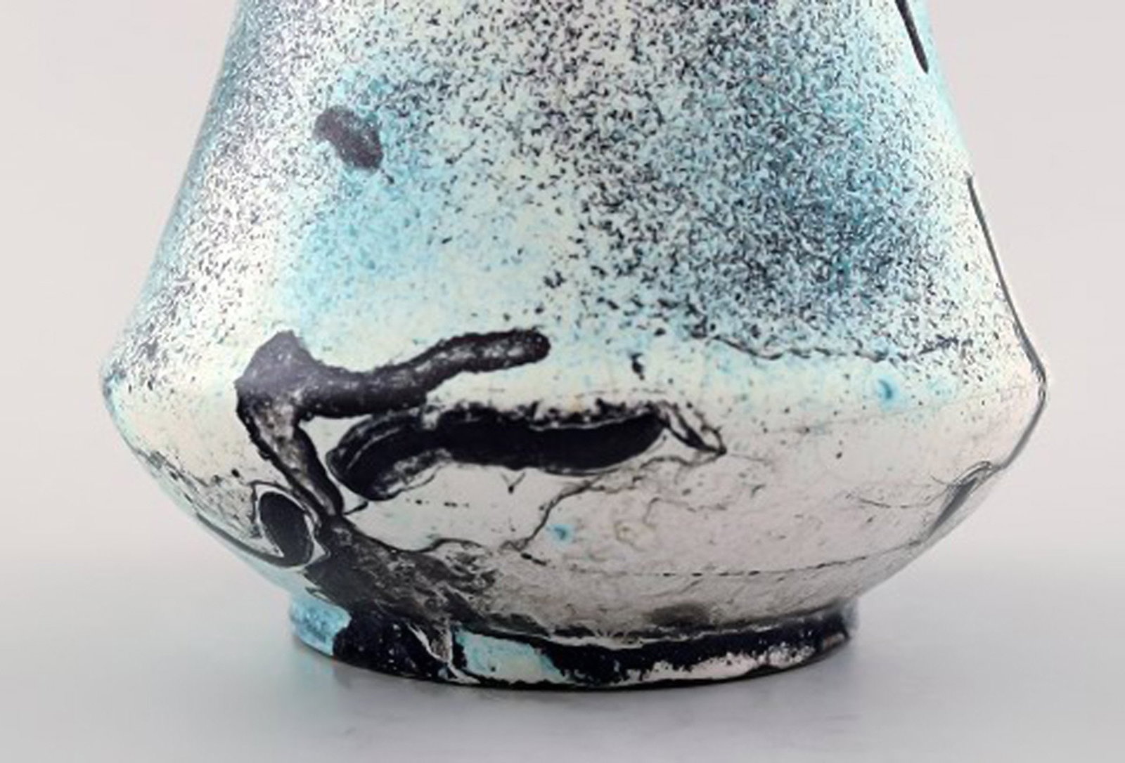 Jens Thirslund (1892-1942) Kähler pitcher decorated with greenish glaze. - 4