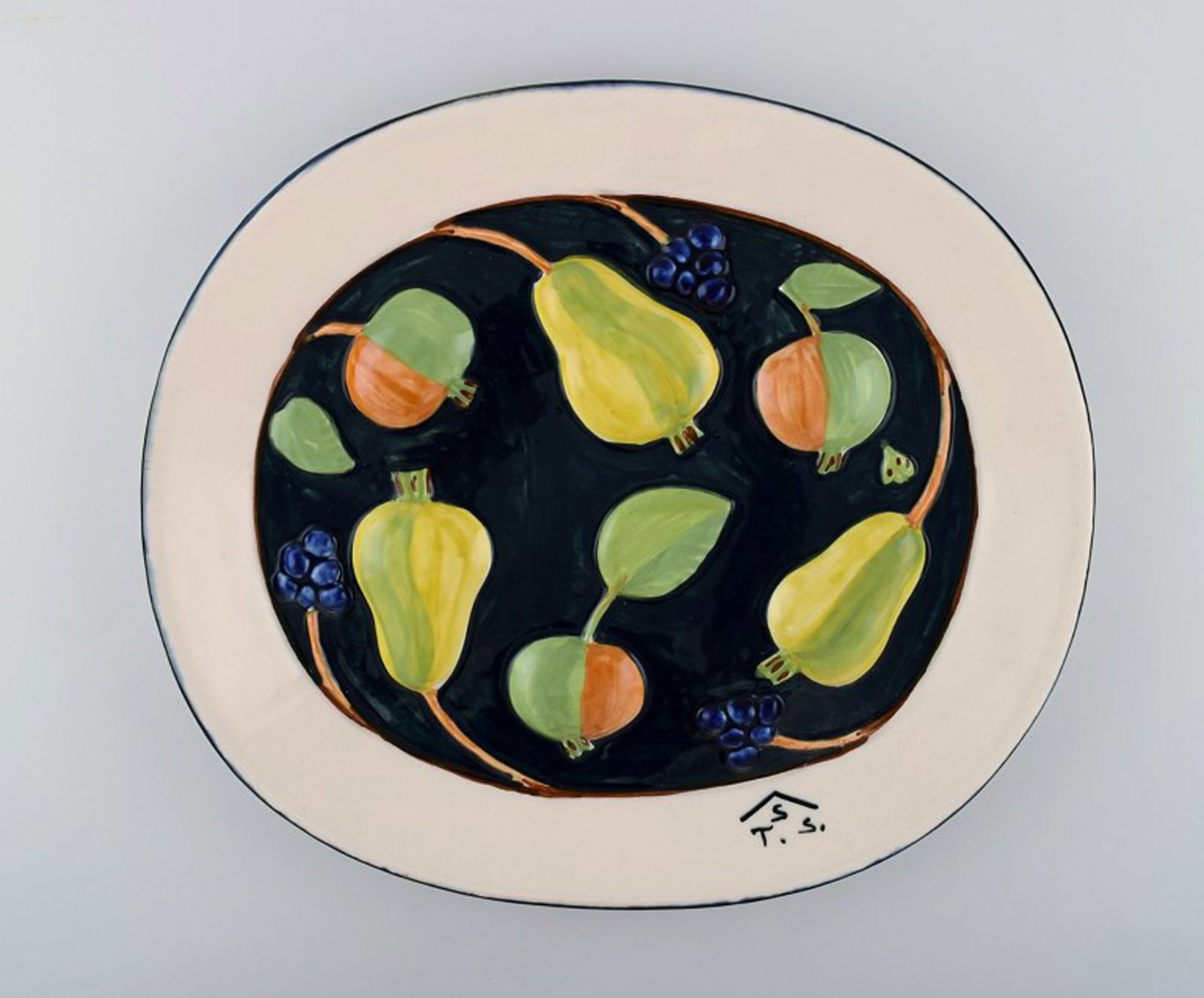 TIMO SARVIMÄKI for the Design House. Large dish with fruits. Sweden 1960 s. (1 of 5)
