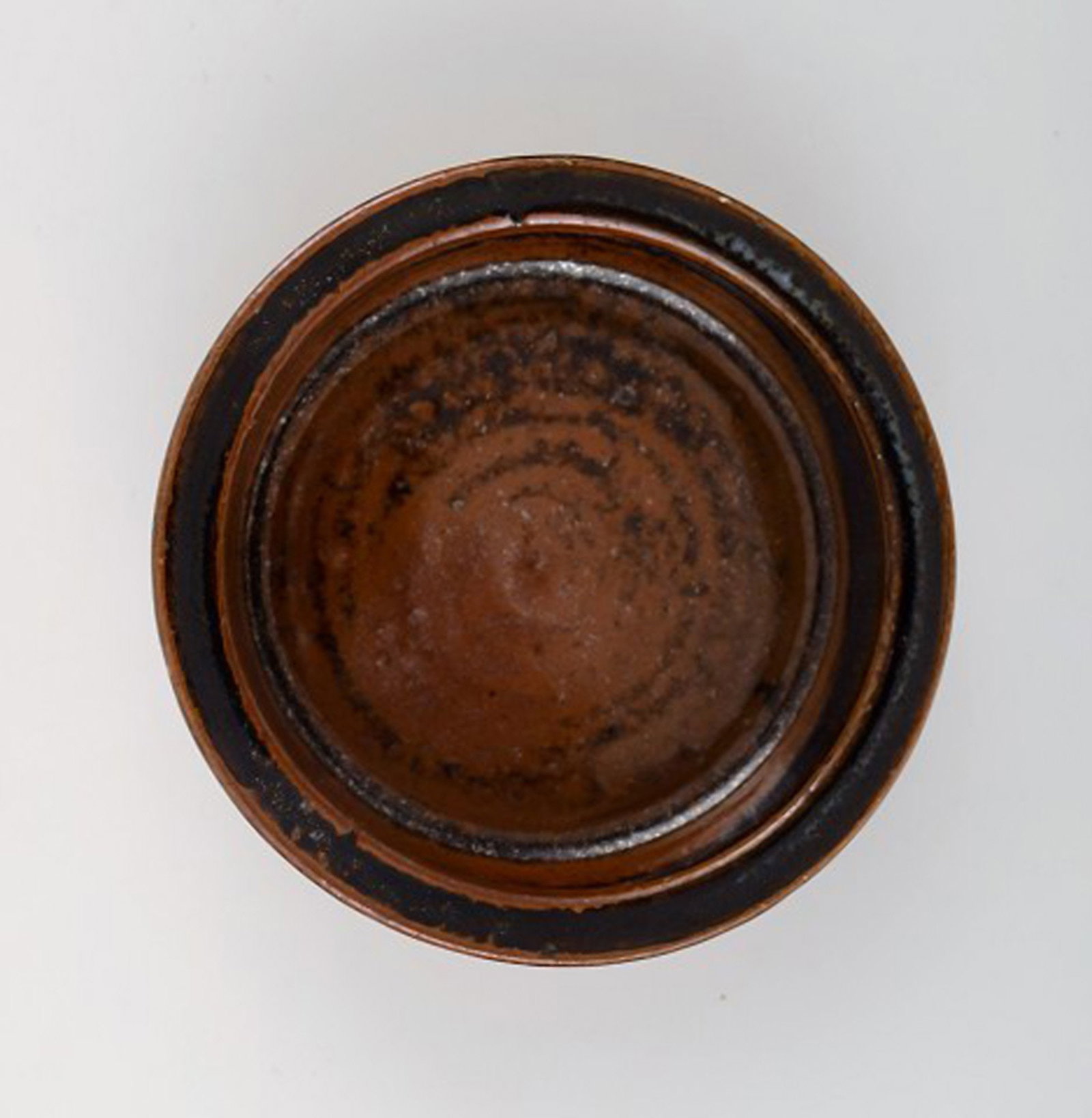 Helle Allpass (1932-2000). Low bowl of raw and glazed stoneware in brown shades. 1960 / 70's. - 3