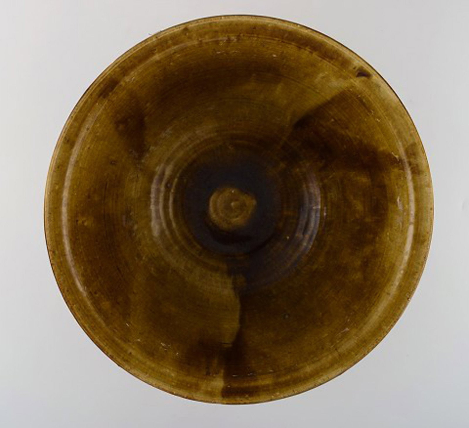 Ivy Lysdal, b. 1937. Danish ceramist and painter. Large unique bowl with uranium glaze. 1970's. - 2